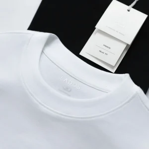 Cận cảnh Áo Thun Tee cổ tròn Unisex Lados-9144