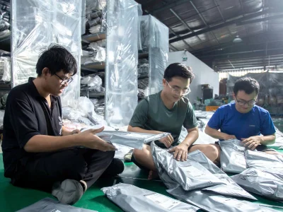 Vì sao xưởng may Lowkey đóng gói hàng