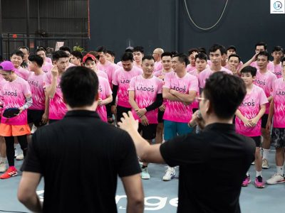 Xưởng may Lowkey Sài Gòn gửi mẫu vải thực tế tận nơi cho khách hàng